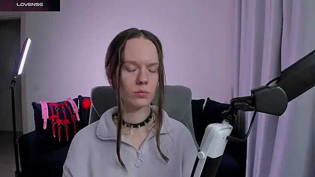 Pokazy przed kamerką – SharkyBaby