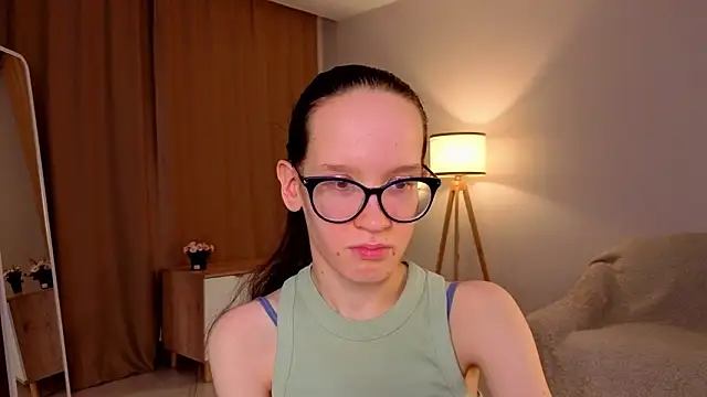 BettyBrowni: διαδικτυακό σόου στην κάμερα