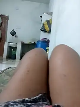 Chat +18 de MaaliiiPonuTamil ao vivo