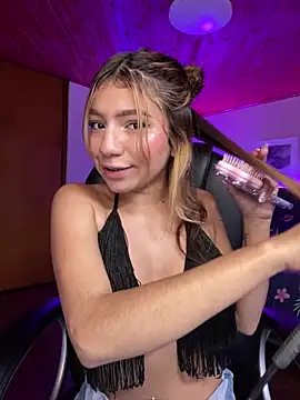 Isabella18_pink Adlı Modelin Canlı XXX Sohbeti