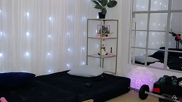 SarahRaynex Chat XXX in diretta