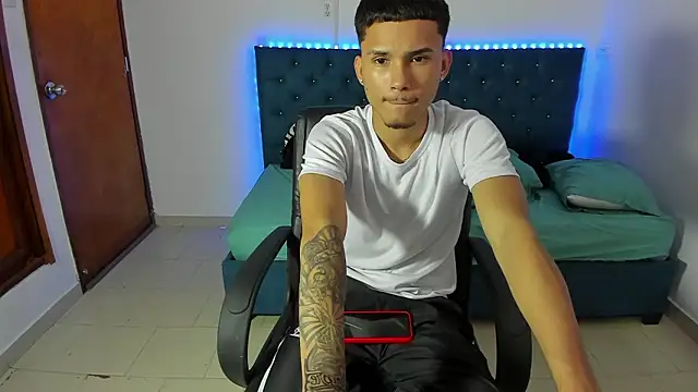 Liam_hard04 webkamerás műsora