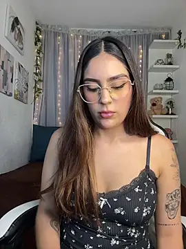 Chatroom XXX en direct de HazzelGray