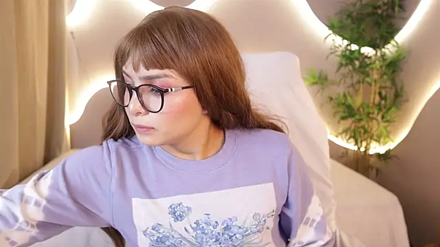 Вебкам-шоу simone_sky