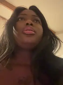 Chat XXX en directo de ebonykinky01