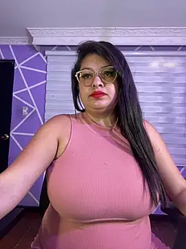 Онлайн чат XXX MiiaaJoness