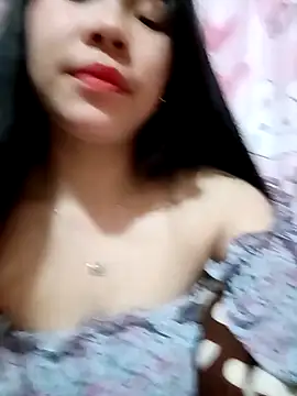 Nul-chal Adlı Modelin Web Kamerası Şovu