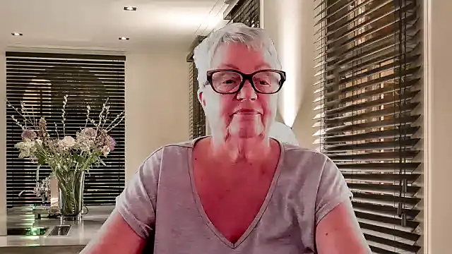 Mystery-Grandmother Webcam show
