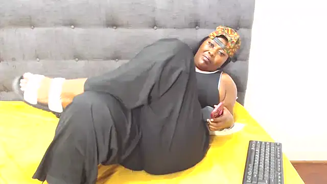 Cardiebae89 élő XXX-chatje