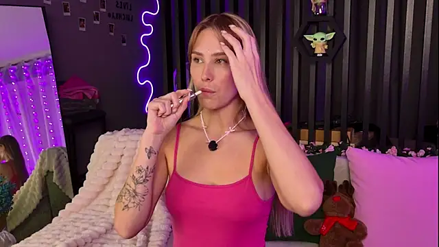 plugmyHDMI's Live XXX Chat