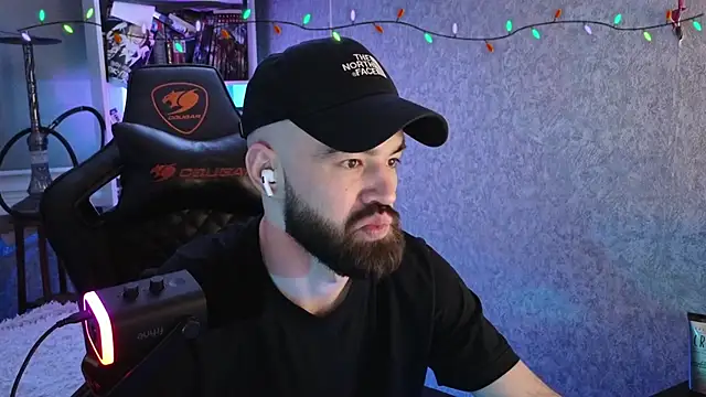 _Mostly_ live XXX chat