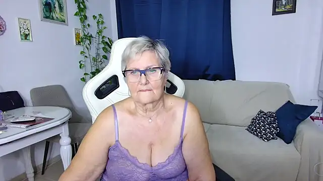 Chatroom XXX en direct de Selenna57