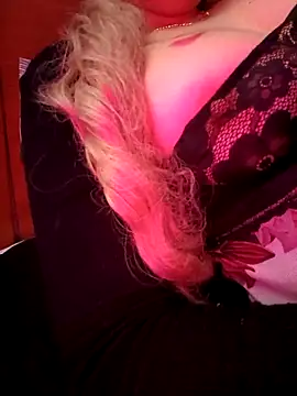 Sophie_BbC_Squirt 现场XXX聊天