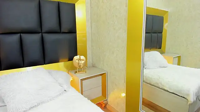 MartinnaRossi Chat XXX live