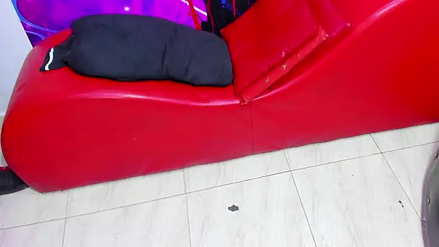 miacam-hot's Webcam Show