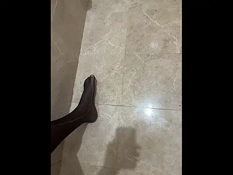 YOURS-BitcH élő XXX-chatje