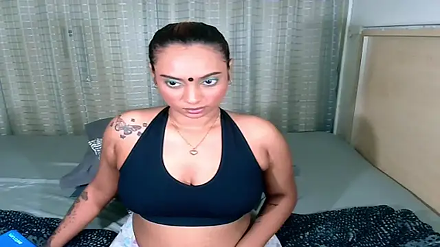 Онлайн чат XXX sexyindianchic