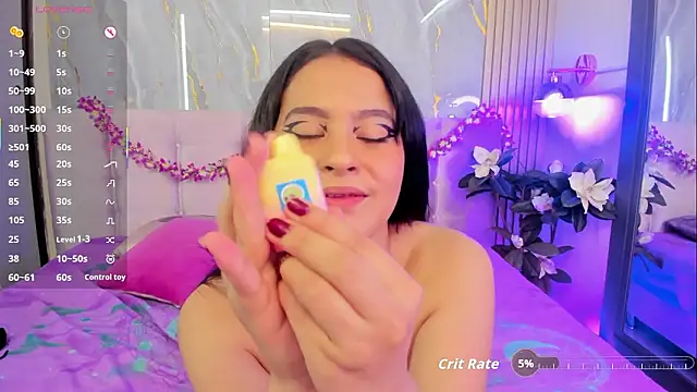 XXX chat uživo modela SalomeeHills