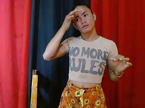 urhotty_megss – Kamerová šou