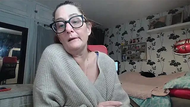 XXX chat uživo modela Mrs-Ivy