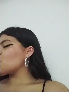 NIKIBUNNY Adlı Modelin Canlı XXX Sohbeti