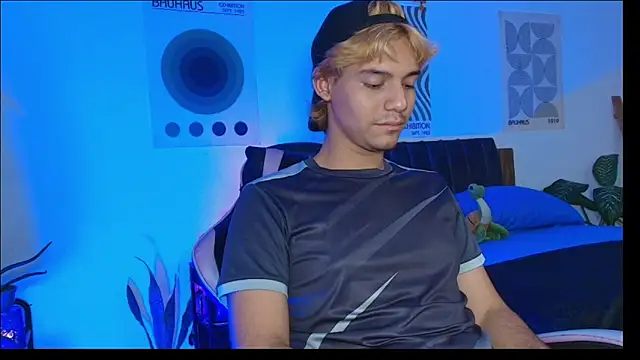 Онлайн чат XXX CrisotpherMoretti