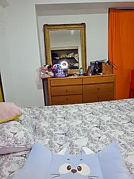 Nova-Satela live XXX chat