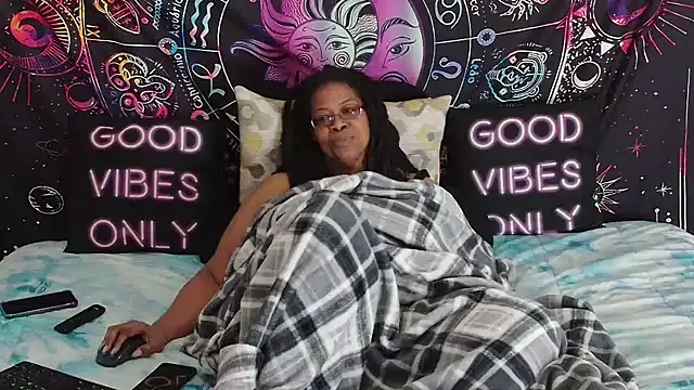 RENAESPLEASUREPALACE live XXX chat