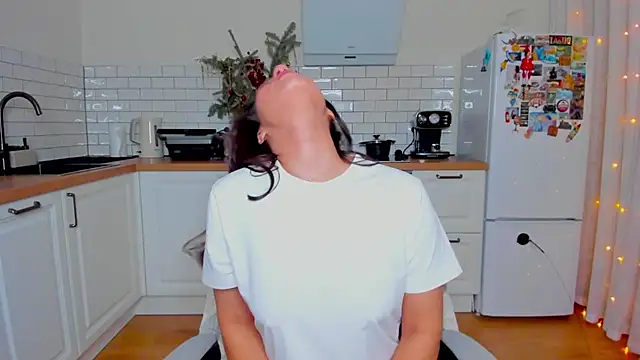 FieryHeart Adlı Modelin Canlı XXX Sohbeti