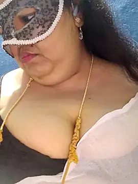 tamilthanushri Chat XXX live