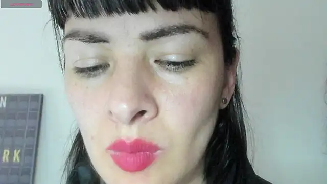 Онлайн чат XXX queen_fetish