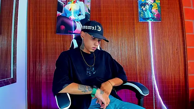 Liam_lee: онлайн-секс-чат