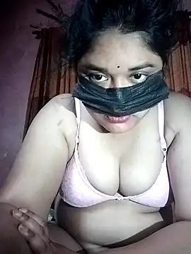 x_-hot: διαδικτυακό σόου στην κάμερα