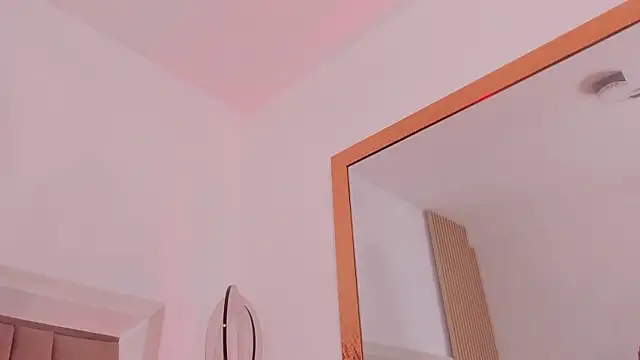 Clarisse28 Adlı Modelin Canlı XXX Sohbeti