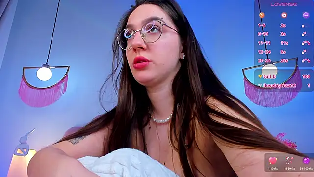 GiaCale live XXX chat