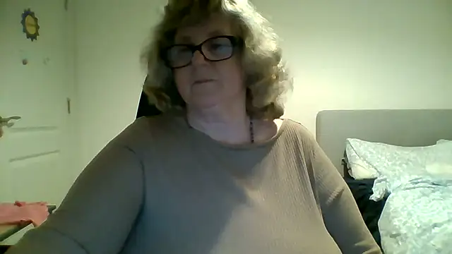 NoraJohnson6 Show in webcam