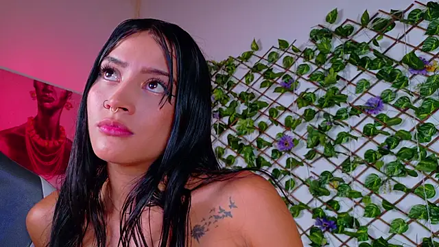 alice_rous21 Adlı Modelin Canlı XXX Sohbeti