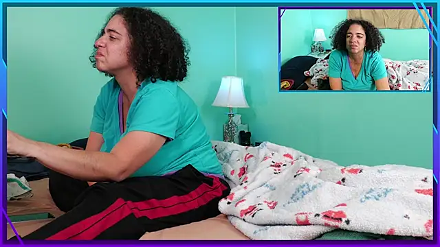 nsfwismorefun élő XXX-chatje