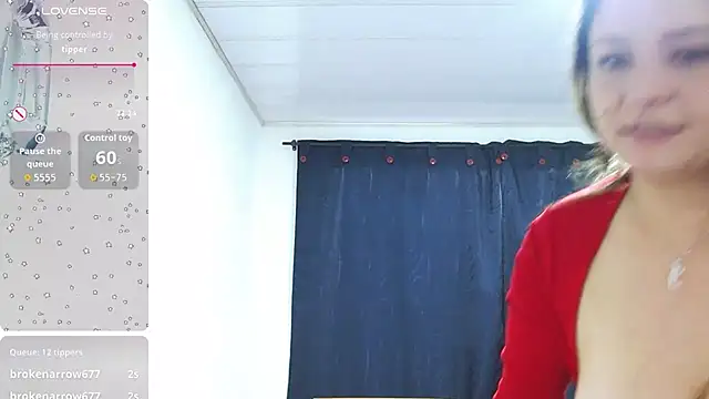 Madelheine live XXX chat