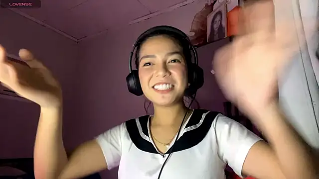 ConstancePorrini live XXX chat