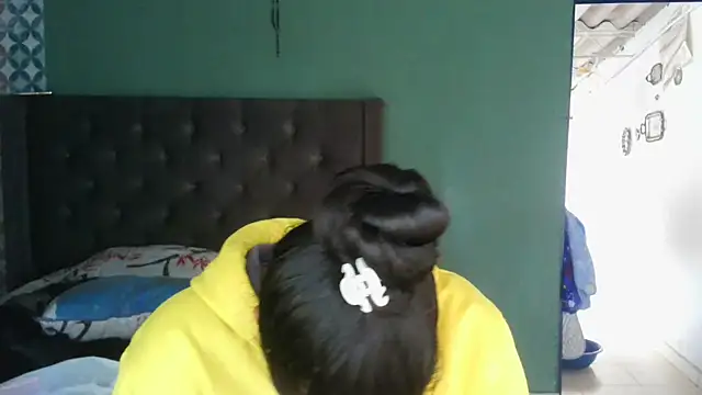 almaswan1 live XXX chat