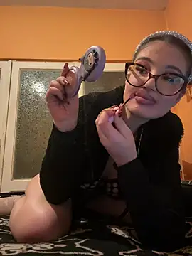 SirenLisa69 Adlı Modelin Canlı XXX Sohbeti