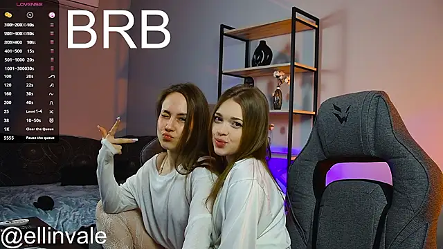 FlexyFox Adlı Modelin Canlı XXX Sohbeti