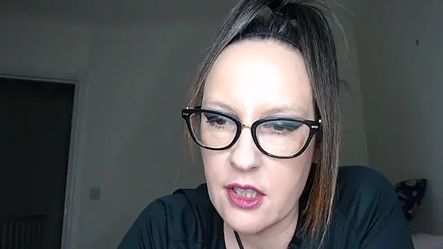 Sembang XXX Secara Langsung Humiliatrixxxx