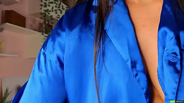 EmmyNoel Adlı Modelin Canlı XXX Sohbeti