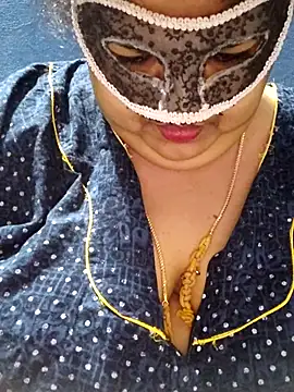 XXX chat uživo modela tamilthanushri