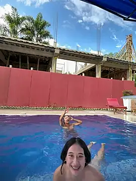 l0lita_emi élő XXX-chatje