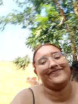 young_dairy01 élő XXX-chatje