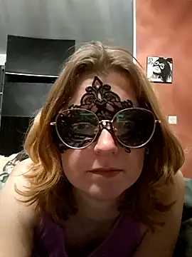 littlelesleytje webcam show