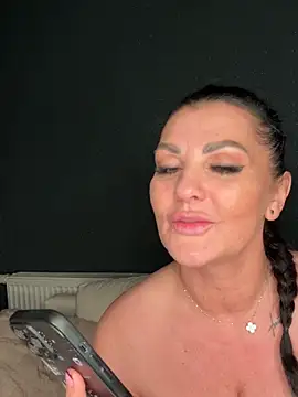 Nola_Luxx-offiziell Webcam-Show